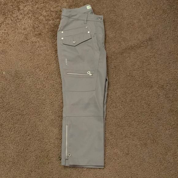 XDS Cropped or Capris Cargo style pants Sz 6 Athletic 5 front pockets zipper leg - Picture 3 of 9